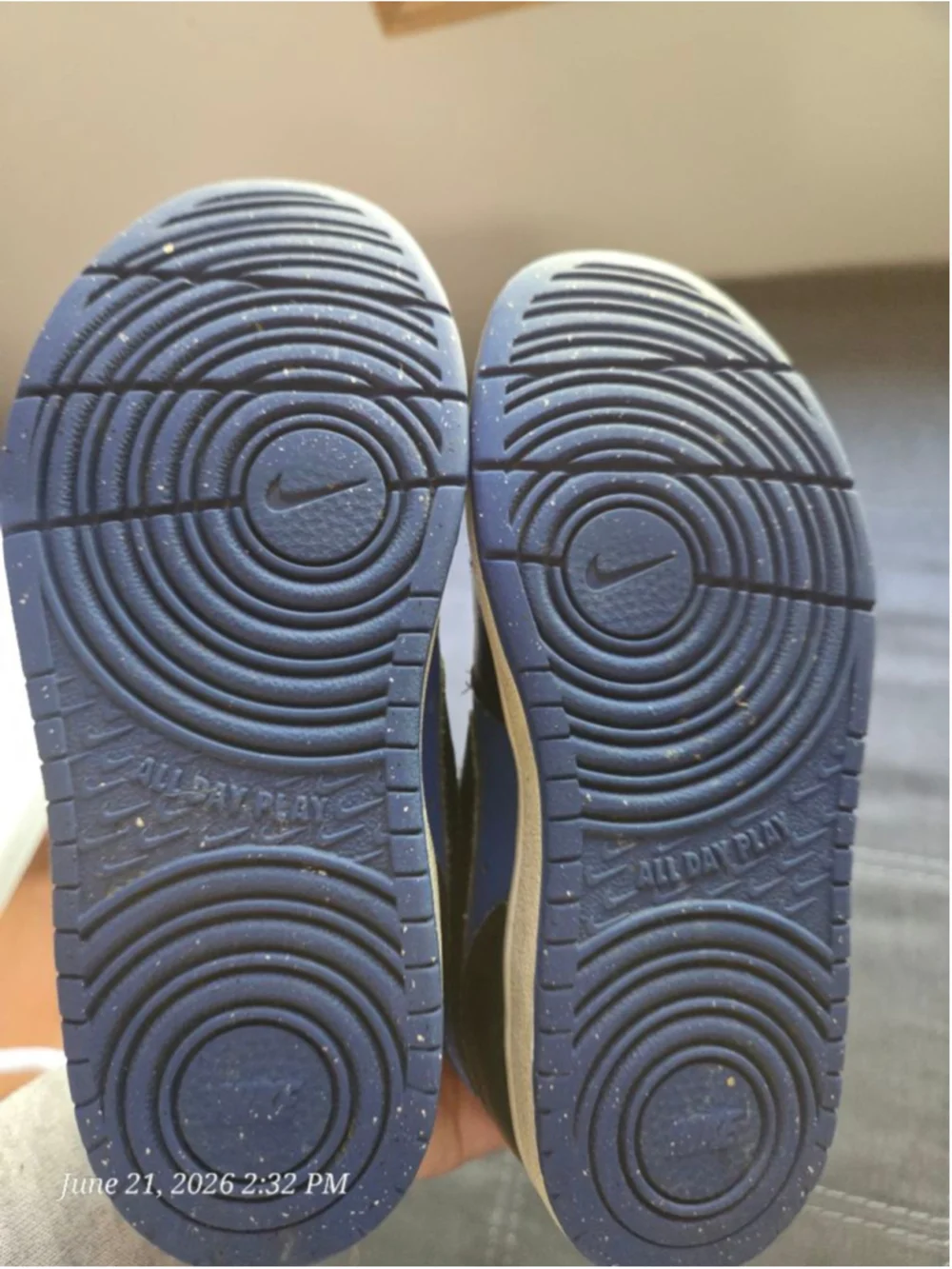 Nike Borough Court Size 12 Sneakers